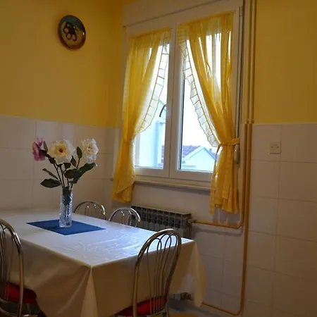 - Diklo 5880e Lejlighed Zadar